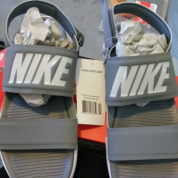 nike tanjun sandals outfits